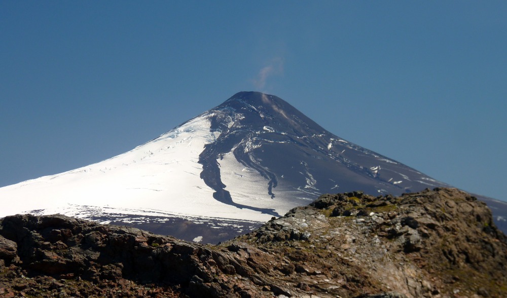 Villarrica on 4 March after the big eruption. From the ridge above and west of Laguna Azul, Quetrupillán.